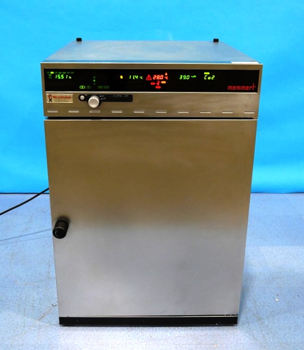 Memmert GmbH + Co. KG CO2 Incubator